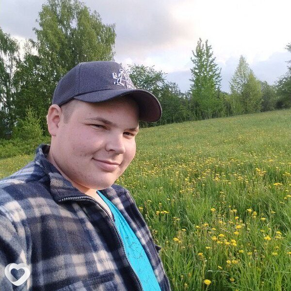 Глеб, 21, Барановичах — анкета №4177368