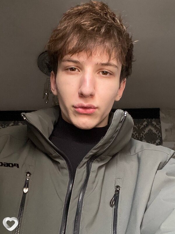 Костя, 20, Екатеринбурге — анкета №4178146