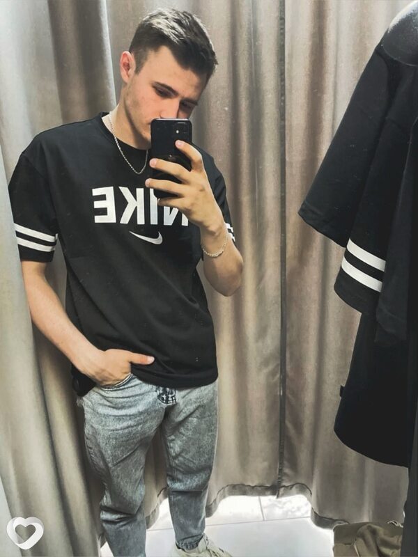 Кирилл, 22, Омске — анкета №4179004