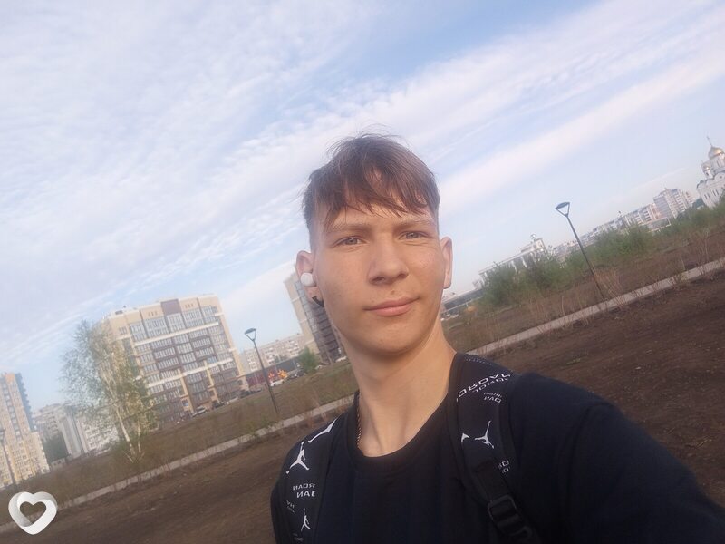 Дмитрий, 18, Барнауле — анкета №4179168