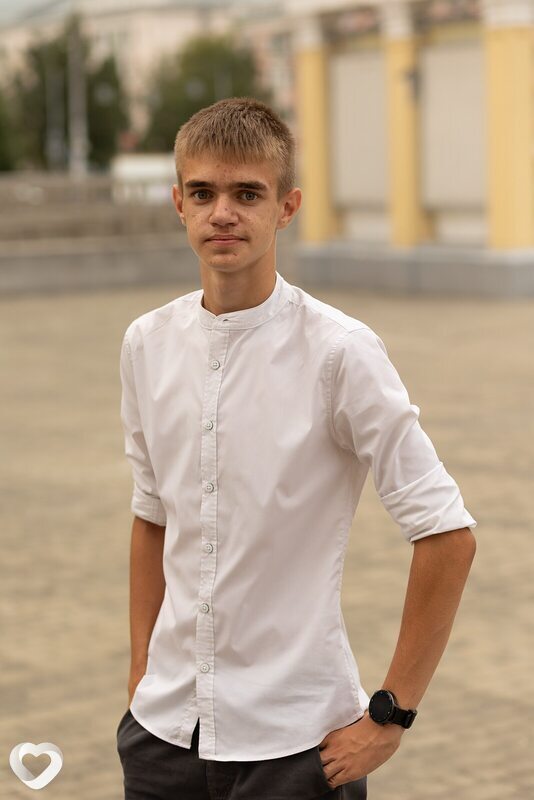Максим, 19, Барнауле — анкета №4180502