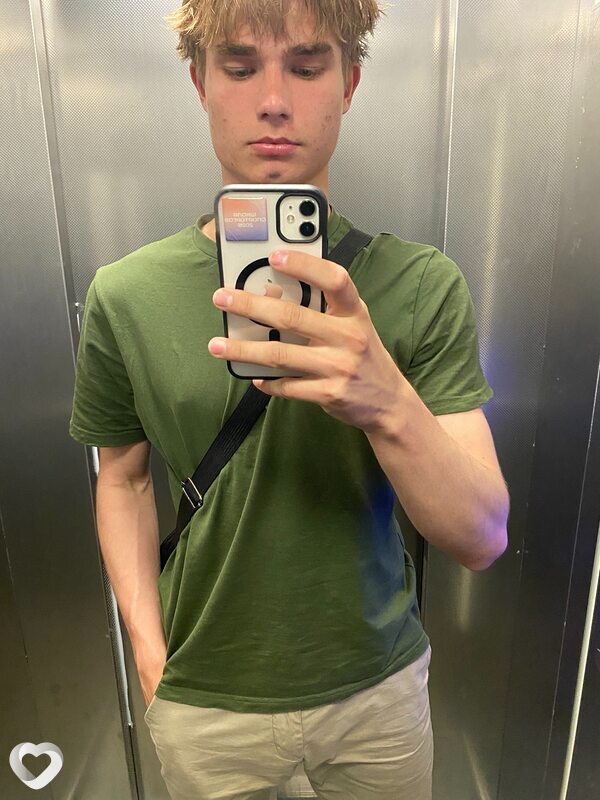 Илья, 19, Екатеринбурге — анкета №4180346