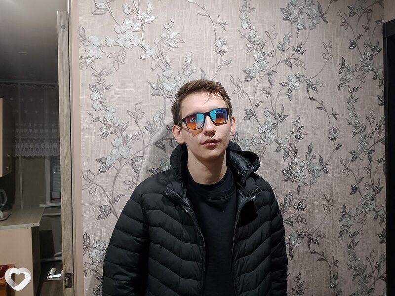 Артём, 21, Ульяновске — анкета №4180775