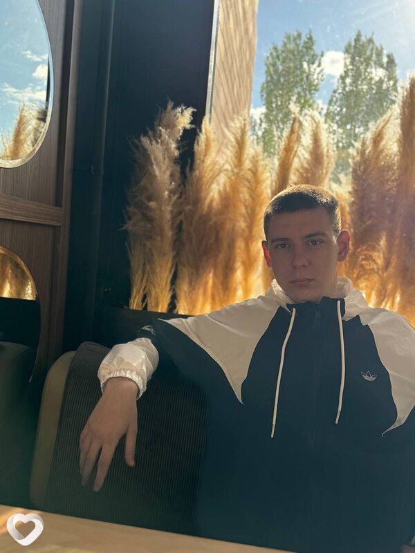 Дмитрий, 21, Ульяновске — анкета №4180786