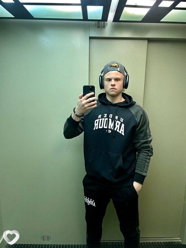 Всеволод, 22, Калининграде — анкета №4183241