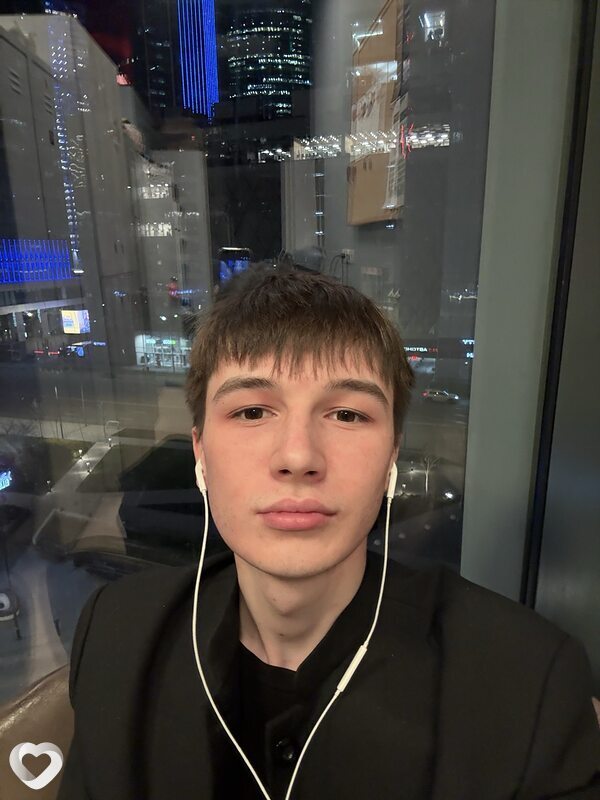 Aleks, 20, Москве — анкета №4184957