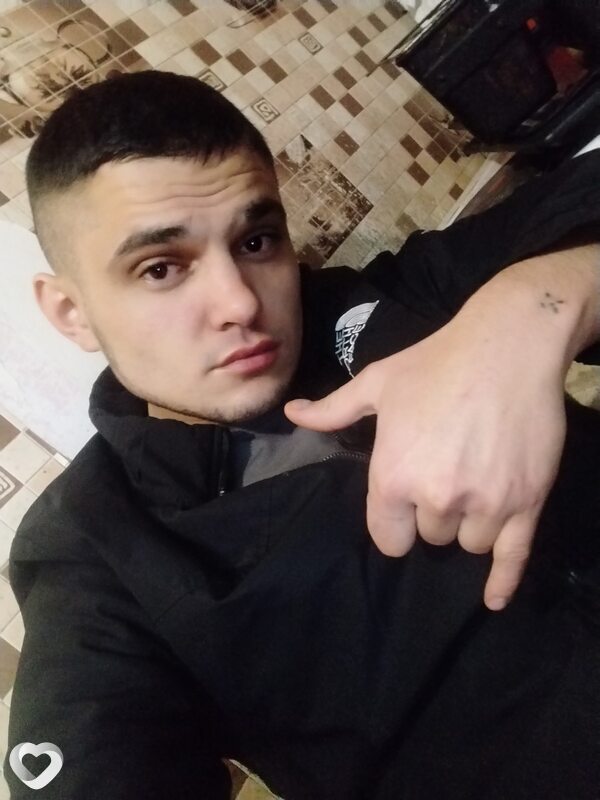 Артём, 23, Новосибирске — анкета №4184909