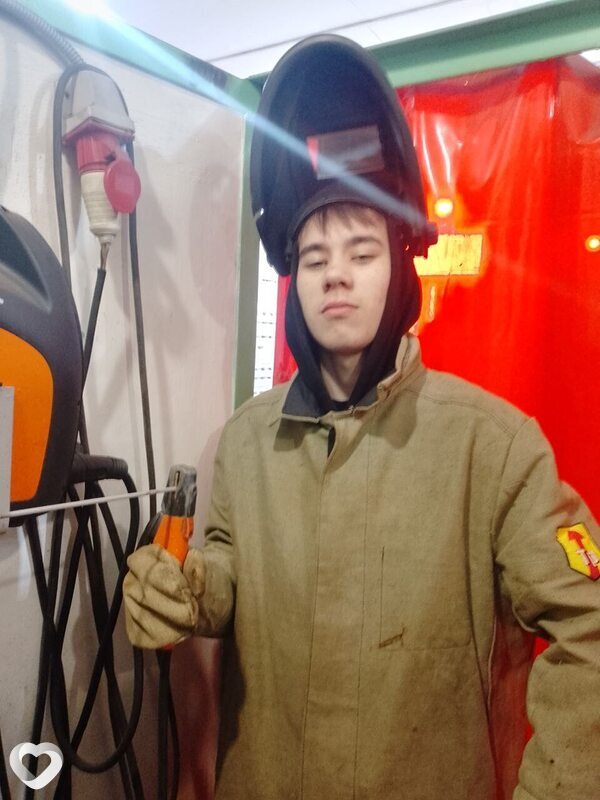 Эрнест, Сатка
