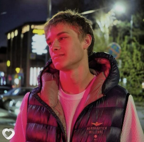 Максим, 18, Новосибирске — анкета №4202433