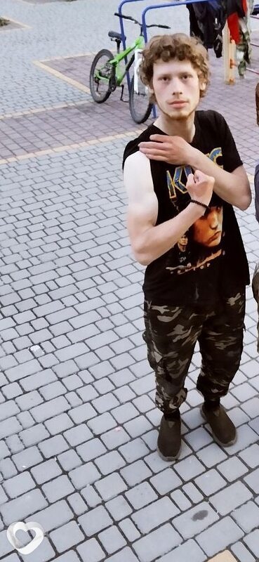 Богдан, 21, Мелитополе — анкета №4202852