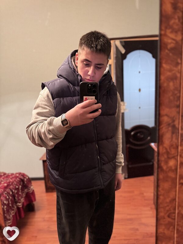 Артур, 18, Ярославле — анкета №4203477