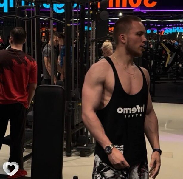 Игорь, 22, Москве — анкета №4203378