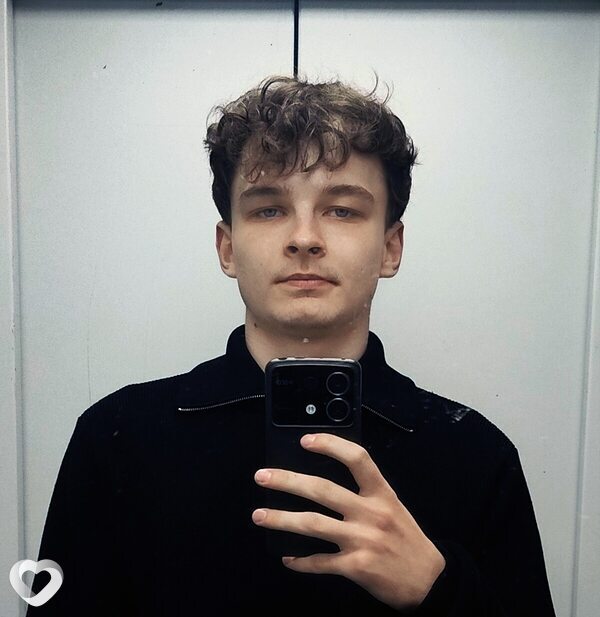 Артём, 19, Тольятти — анкета №4204150