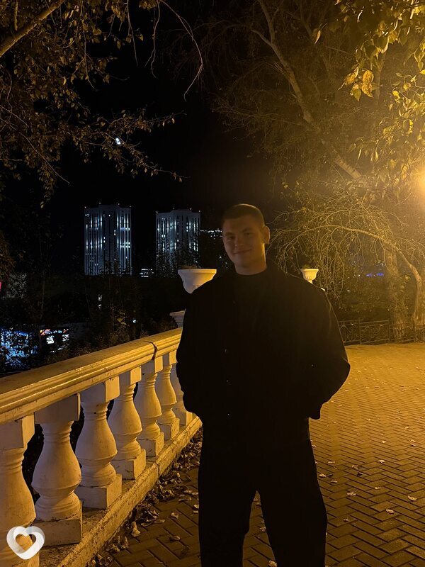 Роман, 19, Тюмени — анкета №4205220