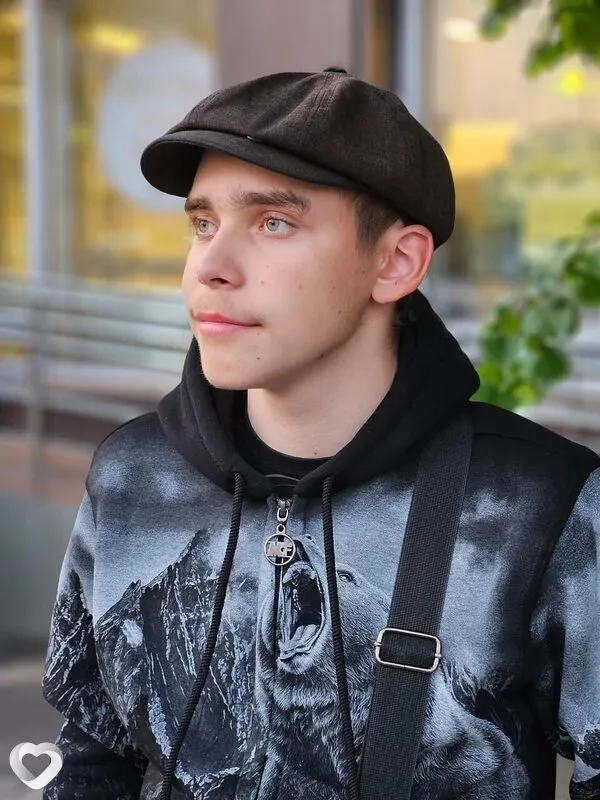 Серёжа, 19, Москве — анкета №4209933