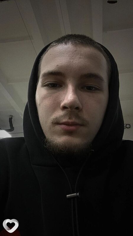 Денис, 20, Днепр — анкета №4209677