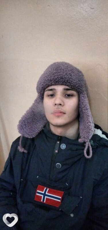 Андрей, 22, Шахтах — анкета №4211210