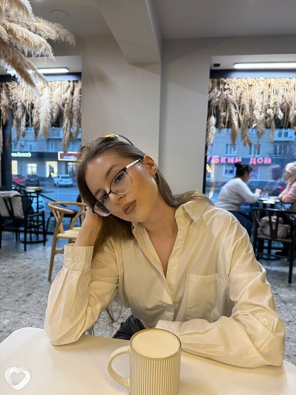Юлия, 21, Омске — анкета №4211289