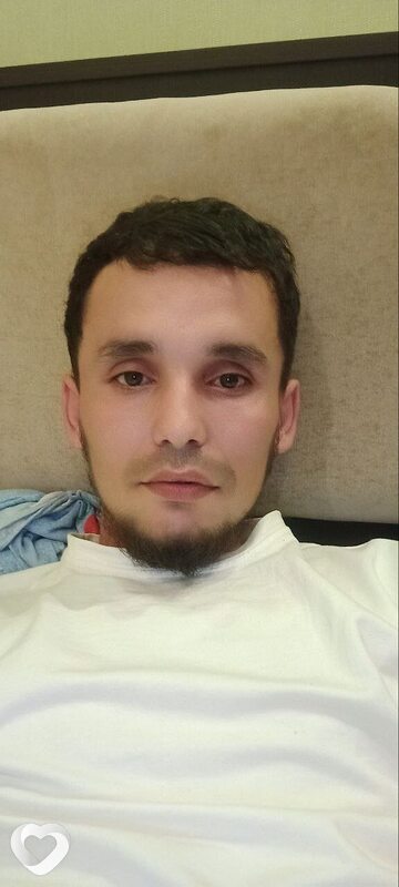 Акбар, Гай