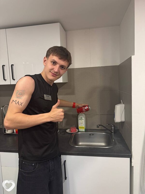 Максим, 22, Москве — анкета №4214393