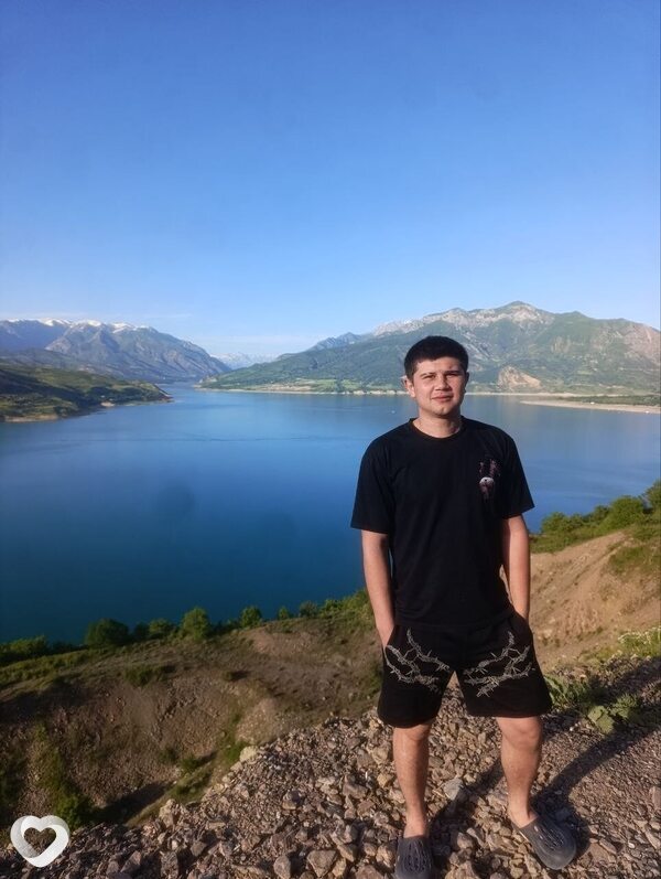 Артур, 20, Ташкент — анкета №4217018