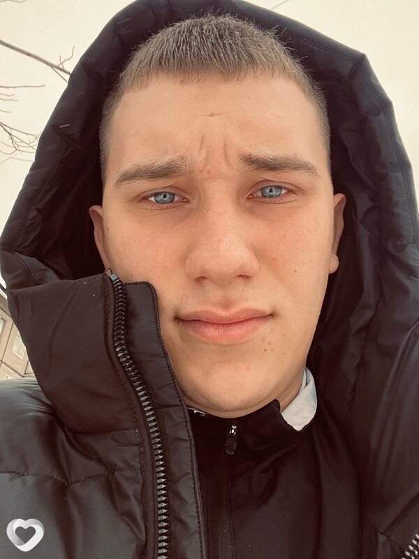 Илья, 21, Якутске — анкета №4220975