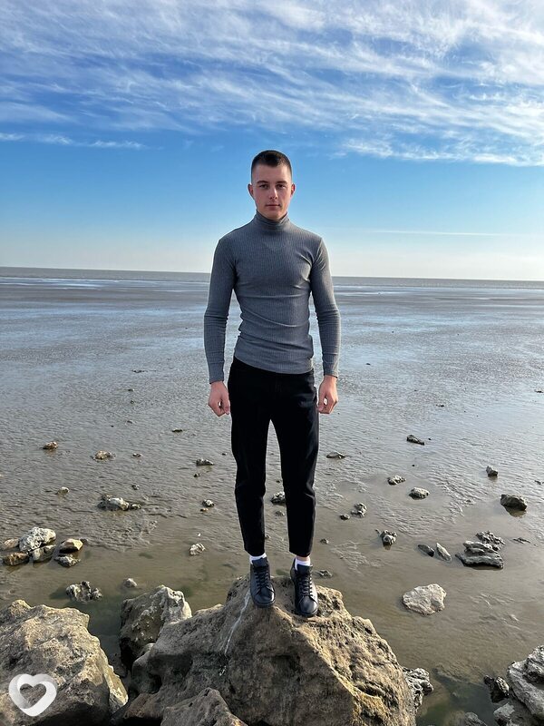 Артем, 25, Новосибирске — анкета №4223445