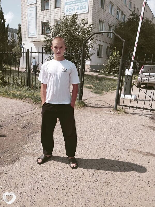 Никита, 18, Омске — анкета №4223512
