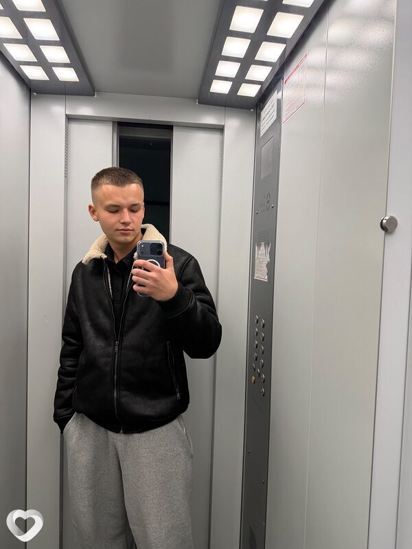 Макс, 22, Омске — анкета №4224130