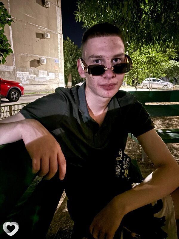 Виталий, 20, Ростове-на-Дону — анкета №4228609