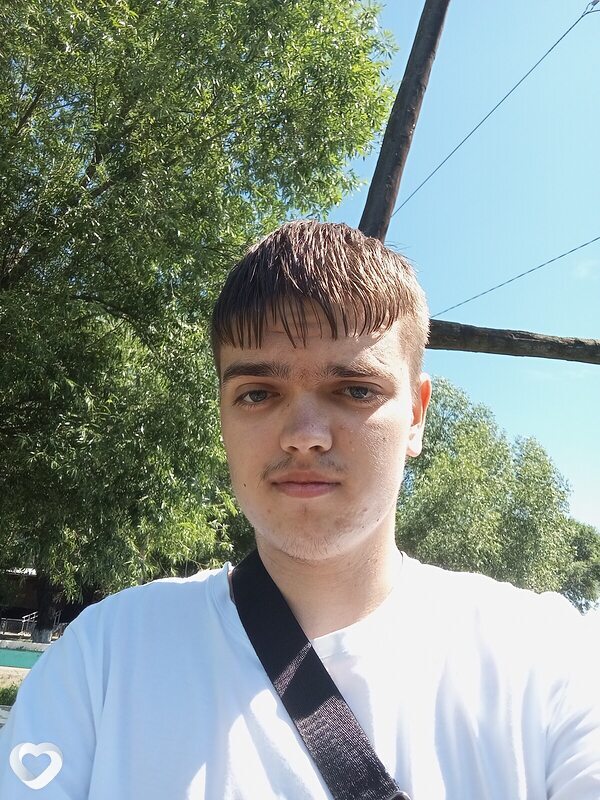 Артём, 18, Минусинске — анкета №4231013
