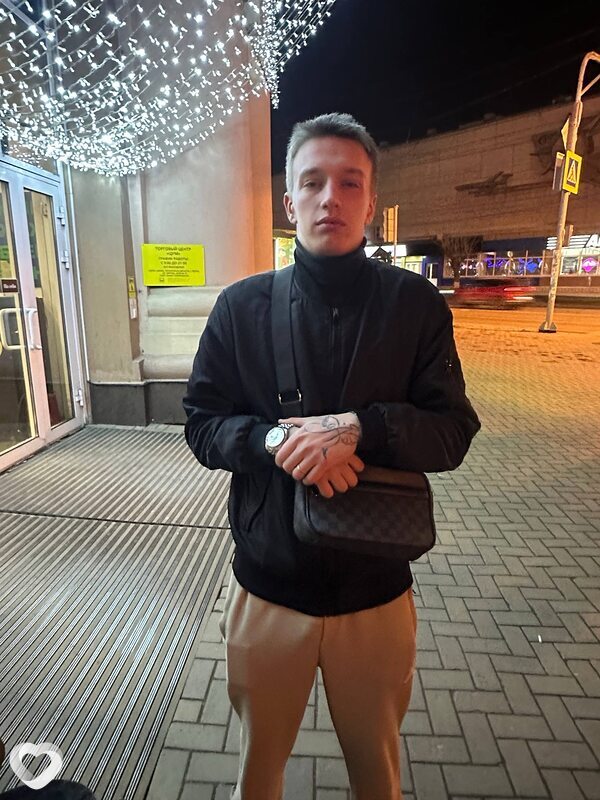 Артем, 21, Воронеже — анкета №4231250