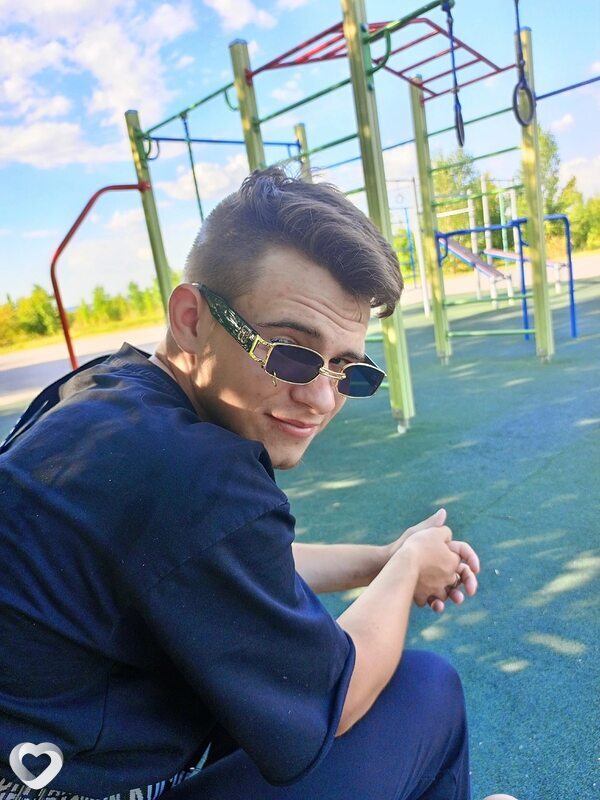Максим, 22, Воронеже — анкета №4231866
