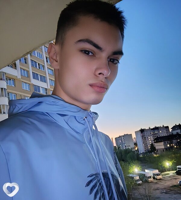 Владимир, 20, Волгодонске — анкета №4234004