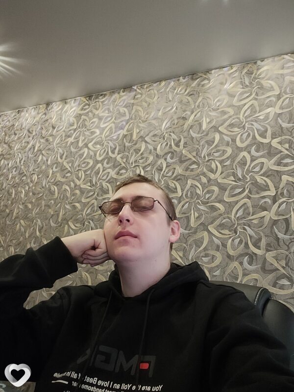 Виталий, 21, Саратове — анкета №4239999