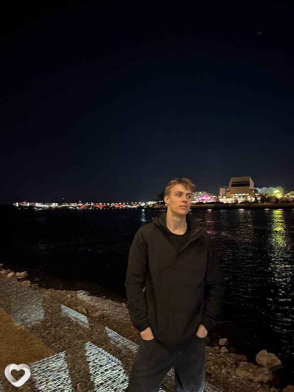 Виталик, 24, Красноярске — анкета №4242099