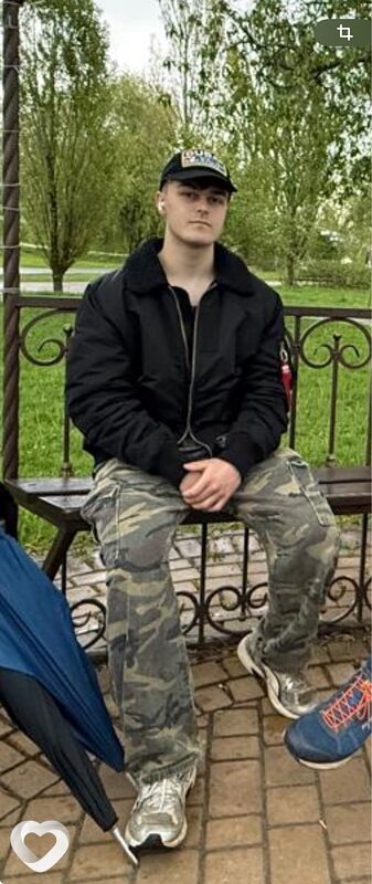 Максим, 20, Москве — анкета №4243000