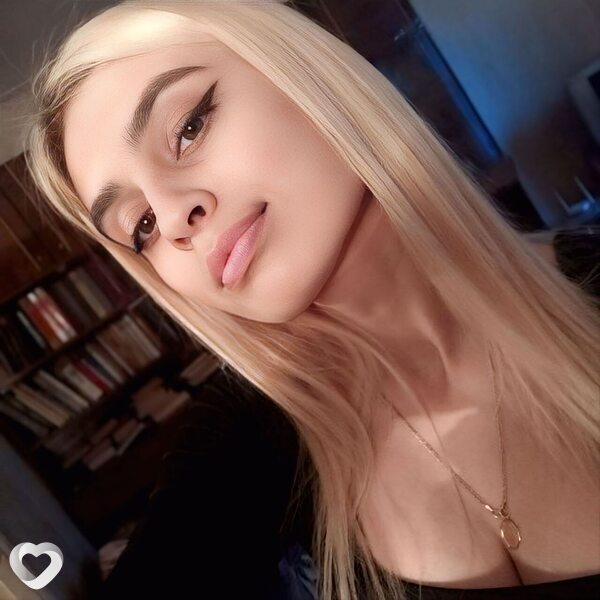 Олеся, 22, Луганске — анкета №4243023