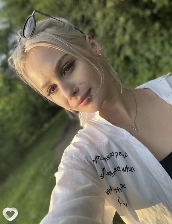 Аня, 23, Сургуте — анкета №4243602