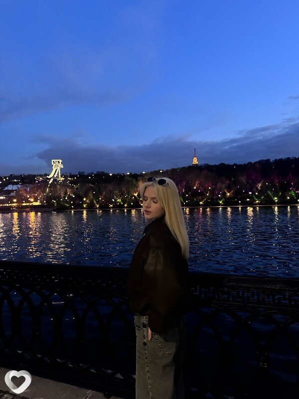 Настя, 18, Москве — анкета №4244090