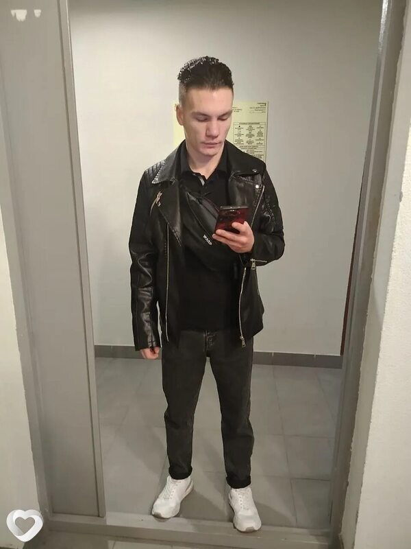 Миша, 22, Екатеринбурге — анкета №4246429