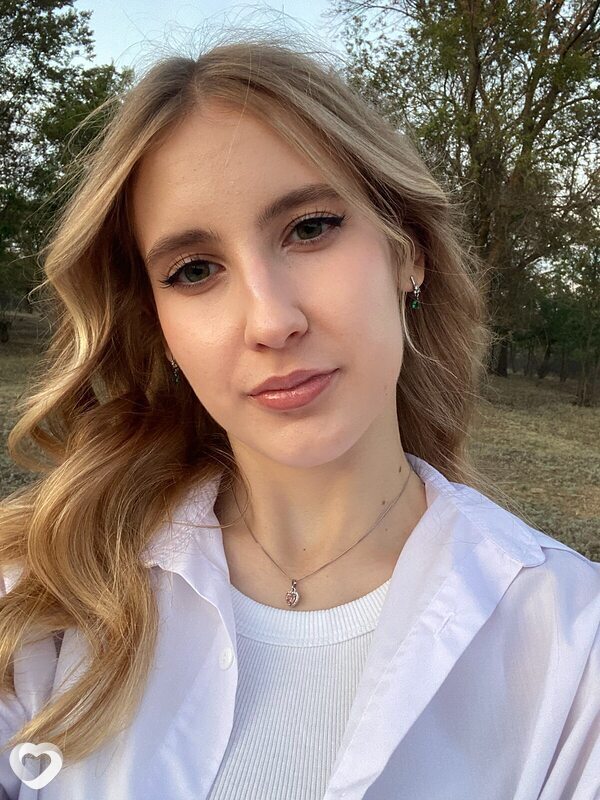 Каролина, 21, Москве — анкета №4248855