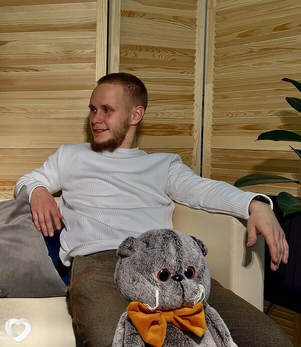 Лёня, 22, Екатеринбурге — анкета №4256358