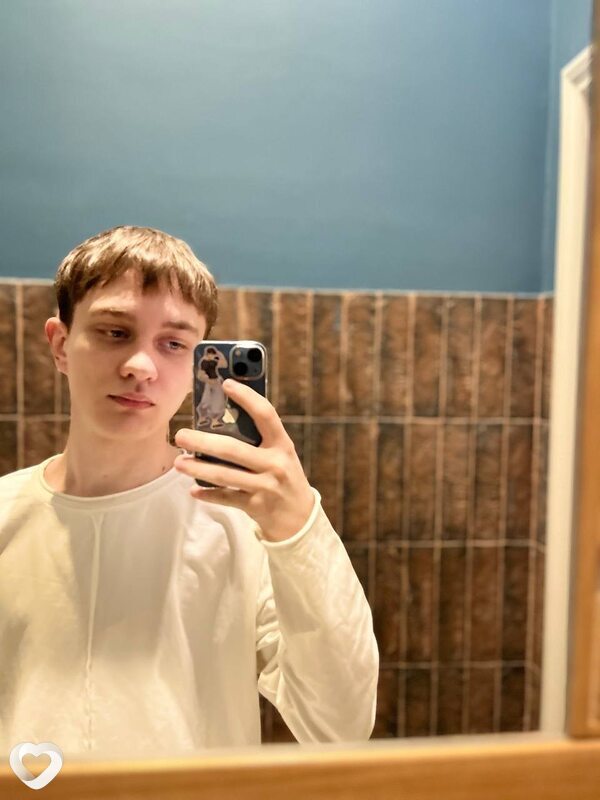 Михаил, 20, Ростове-на-Дону — анкета №4258595