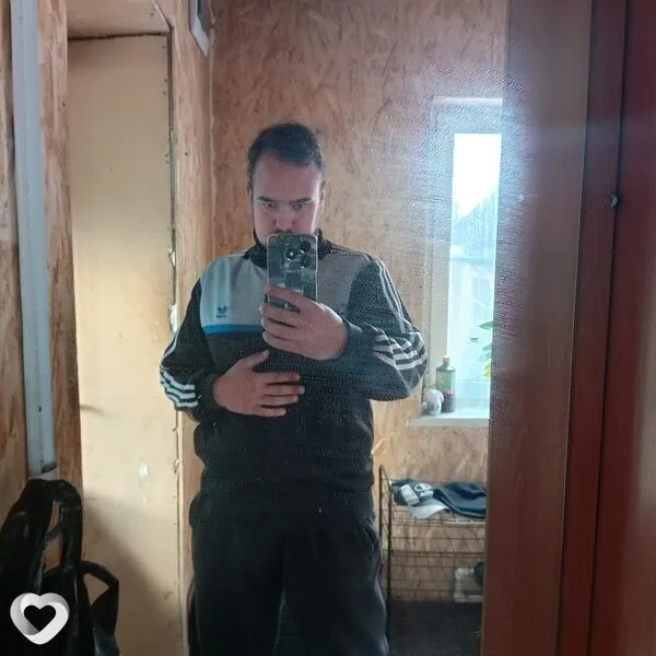 Максим, 21, Барнауле — анкета №4259574