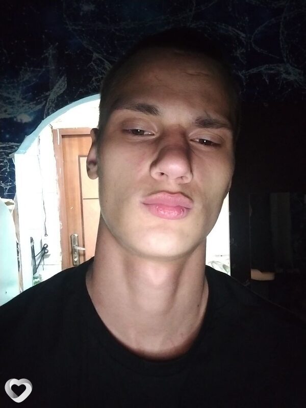 Даниил, 19, Шахтах — анкета №4262710
