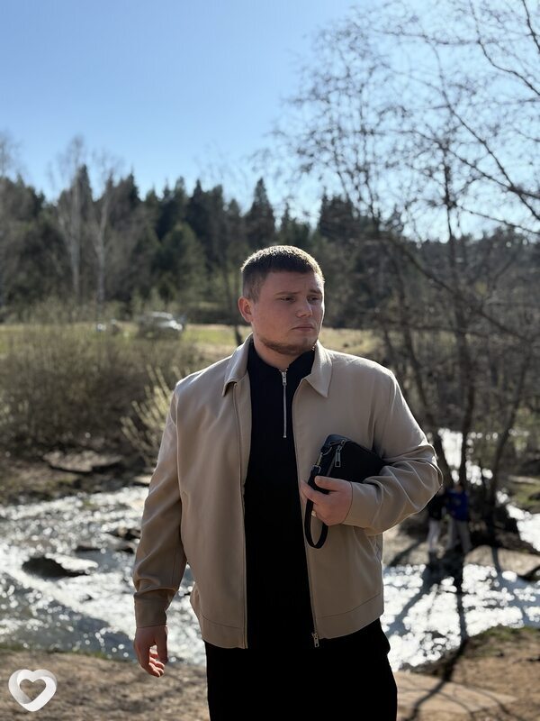 Артём, 21, Ижевске — анкета №4265209