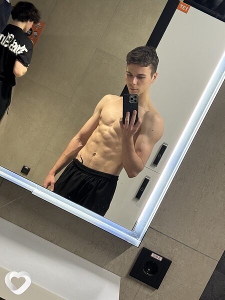 Лев, 22, Москве — анкета №4265964