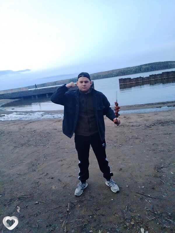 Артём, 23, Чайковском — анкета №4268902