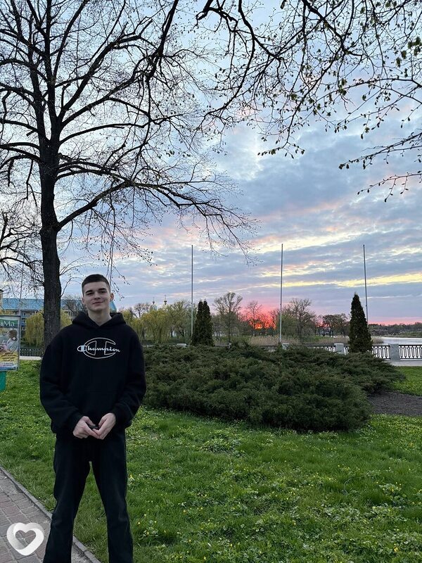 Виктор, 18, Полтаве — анкета №4270376